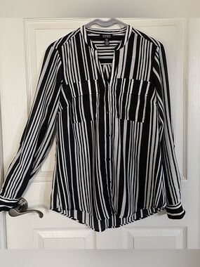 Jones NY Black and White Vertical Striped Blouse size S
